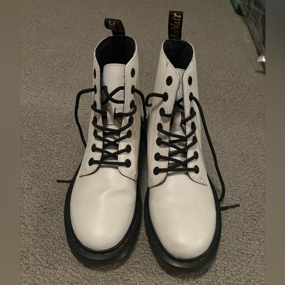 White Lace Up Dr Martens | Women’s 9 - Picture 2 of 6